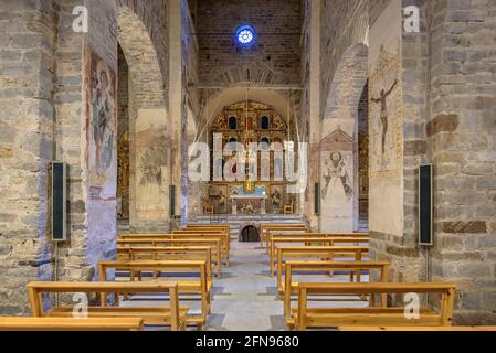 Chiesa romanica di Santa Maria de Cap d'Aran, a Tredòs, Interior views (Valle d'Aran, Catalogna, Spagna) ESP: Iglesia románica de Cap d'Aran, Tredòs Foto Stock