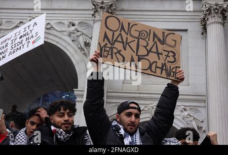 Londra, Regno Unito. 15 maggio 2021. Dimostratore che partecipa a una dimostrazione anti-Israele a Londra. Credit: Joe Kuis /Alamy News Foto Stock