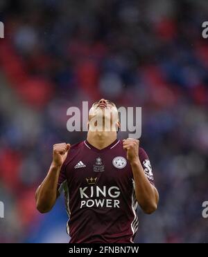 Londra, Regno Unito. 15 maggio 2021. Youri Tielemans celebra la vittoria della fa Cup per Leicester City Picture Credit : Credit: Mark Pain/Alamy Live News Foto Stock