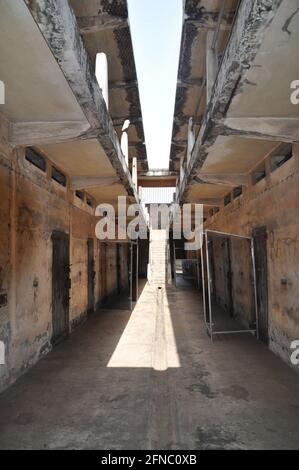 Prigione abbandonata nell'ex Forte Ussher ad Accra, Ghana. Foto Stock