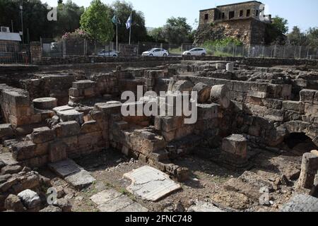 Resti archeologici di una chiesa bizantina del IV - VII secolo d.C. a Banias chiamata allora Cesarea Philippi ai piedi del Monte Hermon. Foto Stock