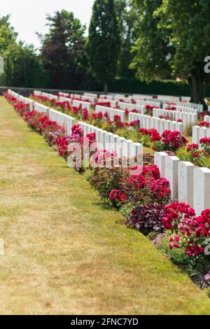 Fotografie scattate al Tyne Cot Cemetery in estate. Foto Stock