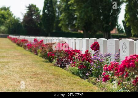 Fotografie scattate al Tyne Cot Cemetery in estate. Foto Stock