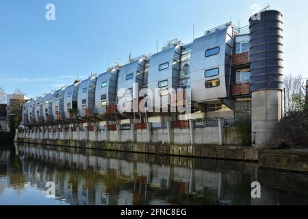 Grand Union Canal Walk Housing, architetto Nicholas Grimshaw, Camden Town, Londra, Regno Unito Foto Stock