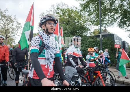 Il 15 maggio 2021, circa 150,000 persone partecipano alla marcia per la protesta della Palestina; convergono all'ambasciata israeliana ma sono state bloccate e infine Foto Stock