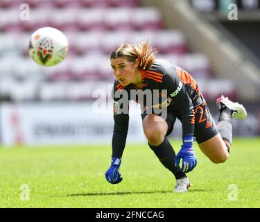 Leigh, Regno Unito. 16 maggio 2021. Mary Earps (27 Manchester United) durante la quinta partita della Coppa delle donne fa tra Manchester United e Leicester City al Leigh Sports Village di Leigh, Inghilterra. Credit: SPP Sport Press Photo. /Alamy Live News Foto Stock