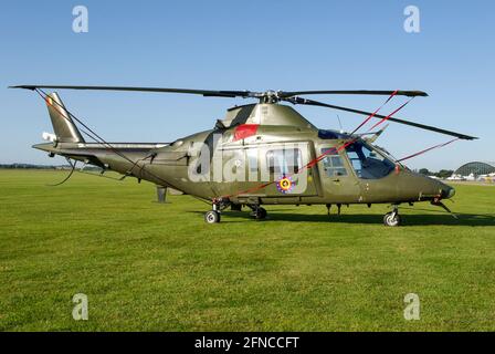 Belgian Air Component (Luchtcomponent, Composante Air) elicottero Agusta A-109HA, seriale H29 in visita a Duxford, Cambridgeshire, Regno Unito Foto Stock