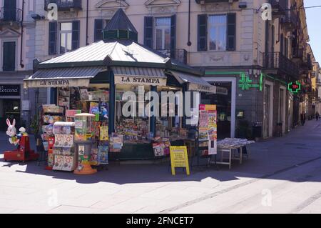 Un tipico stand italiano nel centro di Alessandria, Piemonte (Italia) Foto Stock
