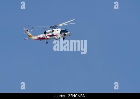 Yamato, Giappone. 27 maggio 2019. Sikorsky USH-60K N. 8901 della Air Development Squadron 51 della Japan Maritime Self-Defense Force vola vicino alla Naval Air Facility di Kanagawa. Credit: Damon Coulter/SOPA Images/ZUMA Wire/Alamy Live News Foto Stock