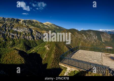 Alt Berguedà visto dal punto di vista di Groleset in un pomeriggio estivo (Berguedà, Catalogna, Spagna, Pirenei) Foto Stock