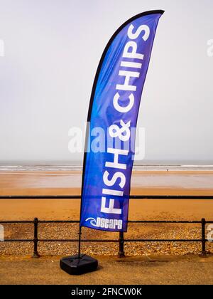 Oscars Fish and chip Shop cartello sul lungomare A Saltburn North Yorkshire Foto Stock