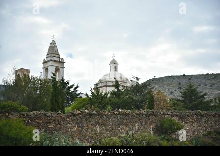 Paesaggio con vista panoramica del 19 ° secolo Capilla De la Virgen De Guadalupe nella città fantasma di Real de Catorce in Messico. Foto Stock