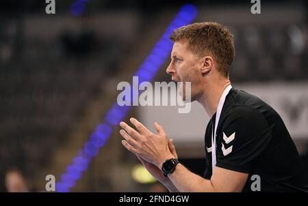 Stoccarda, Germania. 16 maggio 2021. Pallamano, Donne: Coppa DHB, finale quattro, finale nella Porsche Arena, HL Buchholz 08-Rosengarten - SG BBM Bieigheim. Markus Gaugisch, allenatore di Bieigheim. Credit: Marijan Murat/dpa/Alamy Live News Foto Stock