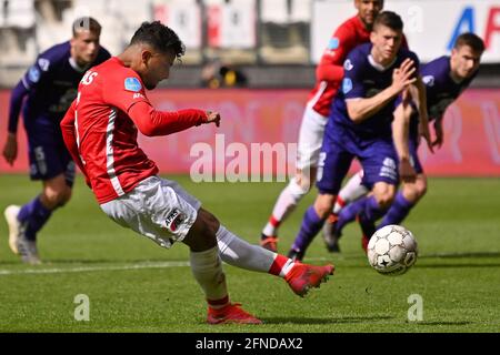 ALKMAAR, PAESI BASSI - 16 MAGGIO: Owen Wijndal di AZ ...