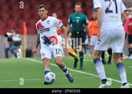 Benevento, Italia. 16 maggio 2021. Salvatore Molina giocatore di Crotone, durante la partita della serie italiana UN campionato tra Benevento vs Crotone risultato finale 1-1, partita disputata allo stadio del Ciro Vigorito. Benevento, 16 maggio 2021. (Foto di Vincenzo Izzo/Sipa USA) Credit: Sipa USA/Alamy Live News Foto Stock