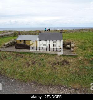 Modello Village terre fine, Coastpath Cornwall, Inghilterra, Regno Unito . 05,05,2021. sab sulle rocce rocciose, Lands fine Cornovaglia Foto Stock