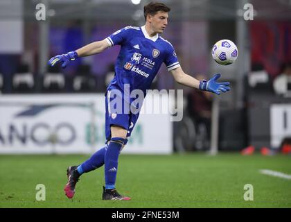 Milano, 16 maggio 2021. Alessio Cragno di Cagliari durante la serie A match a Giuseppe Meazza, Milano. L'immagine di credito dovrebbe essere: Jonathan Moscop / Sportimage Foto Stock