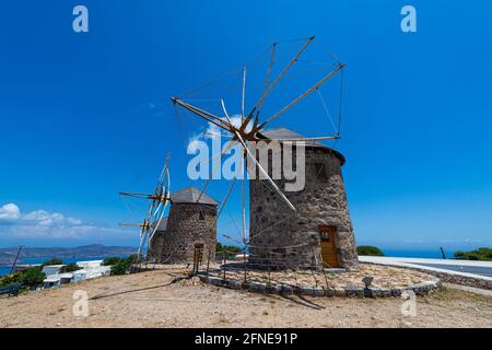 Antichi mulini a vento, Chora, Patmos, Grecia Foto Stock