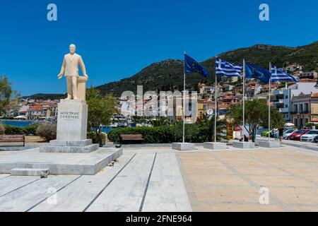 Statua nella città di Samos, Samos, Grecia Foto Stock