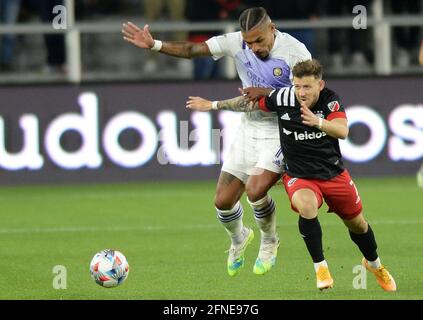 Washington, Stati Uniti. 16 maggio 2021. Il centrocampista Unito Paul Arriola (7) combatte per superare il centrocampista di Orlando City SC Junior Ursa (11) nella seconda metà all'Audi Field di Washington, DC, domenica 16 maggio 2021. Orlando City sconfisse United, 1-0. (Foto di Chuck Myers/Sipa USA) Credit: Sipa USA/Alamy Live News Foto Stock