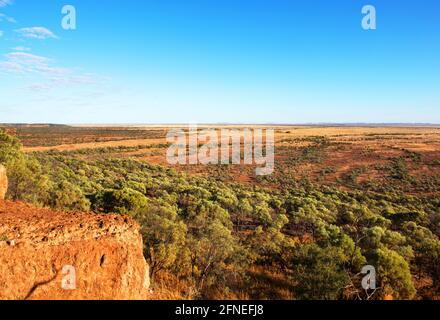 Scenario che circonda la remota città di Winton, nel Queensland occidentale, Australia. Foto Stock