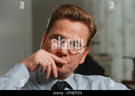 Guido Westerwelle, MDB, Segretario Generale del FDP, durante un'intervista nel suo ufficio di Bonn nella Casa Thomas Dehler. [traduzione automatizzata] Foto Stock