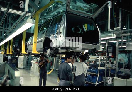 Produzione di automobili nello stabilimento di Opel a Bochum, il modello Zafira durante l'assemblaggio finale. [traduzione automatizzata] Foto Stock