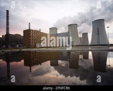 La centrale a lignite di Jänischwalde nel 1996, che era una delle più grandi centrali elettriche della RDT ed è ancora in funzione. [traduzione automatizzata] Foto Stock
