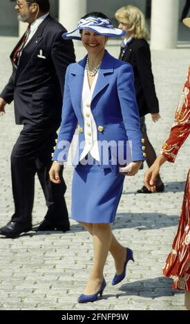 Regina Silvia della Svezia in visita a Bonn , aprile 1993 [traduzione automatizzata] Foto Stock