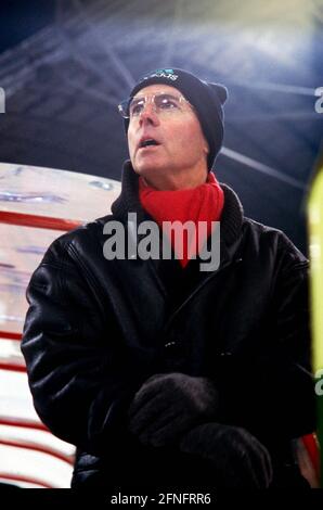 FUSSBALL 1. BUNDESLIGA SAISON 1993/1994 FC Bayern Muenchen - VfB Stuttgart 13.02.1994 Coach Franz Beckenbauer (Bayern Muenchen) PHOTO: WEREK Press Picture Agency xxNOxMODELxRELEASExx [traduzione automatizzata] Foto Stock