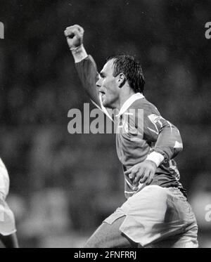 CALCIO 1a STAGIONE BUNDESLIGA 1993/1994 Quarterfinal SV Werder Bremen - RSC Anderlecht 08.12.1993 Bernd Hobsch (SV Werder Bremen) FOTO: WEREK Press Picture Agency xxNOxMODELxRELEASExx [traduzione automatica] Foto Stock