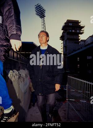 CALCIO 1a STAGIONE DELLA LEGA FEDERALE 1993/1994 1st FC Kaiserslautern - FC Bayern Muenchen 14.04.1994 Coach Franz Beckenbauer (Bayern Muenchen) PHOTO: WEREK Press Photo Agency xxNOxMODELxRELEASExx [traduzione automatica] Foto Stock