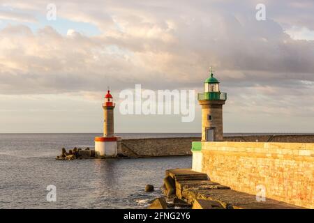 Il porto e la città di Bastia, Corsica, all'alba Foto Stock