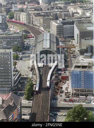 Berlino-Città / DDR / 5 / 1993 Alexanderplatz Stazione // Viste aeree / traffico [traduzione automatica] Foto Stock