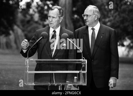 Germania, Bonn, 31.05.1989. Archivio No.: 05-29-11 Visita del presidente americano Foto: Il presidente George W. Bush e il cancelliere Helmut Kohl [traduzione automatizzata] Foto Stock