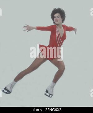 Campionato europeo di pattinaggio a figura a Lione: Katharina Witt (GDR) in azione 07.02.1982. [traduzione automatizzata] Foto Stock