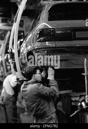 DEU , DEUTSCHLAND : produzione dell'Opel Astra presso lo stabilimento di Bochum , febbraio 1992 [traduzione automatizzata] Foto Stock