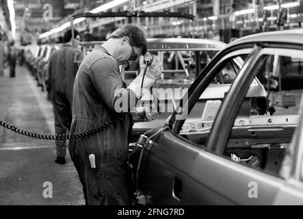 DEU , DEUTSCHLAND : produzione dell'Opel Astra presso lo stabilimento di Bochum , febbraio 1992 [traduzione automatizzata] Foto Stock