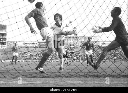 Campionato del mondo 1970 in Messico: Germania - Marocco 2:1 / 03.06.1970 / obiettivo 2:1 da Gerd Mueller [traduzione automatizzata] Foto Stock