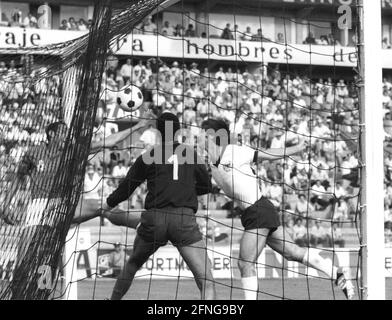 Campionato del mondo 1970 in Messico: Germania - Marocco 2:1 / 03.06.1970 / obiettivo 2:1 da Gerd Mueller [traduzione automatizzata] Foto Stock