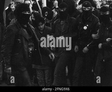 Germania, Berlino, 03.10.1990, Alexanderplatz, prima manifestazione autonoma a Berlino Est in occasione della Giornata della riunificazione del 3 ottobre 1990, [traduzione automatizzata] Foto Stock