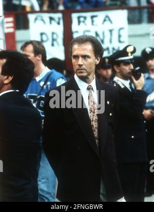 Coppa del mondo di calcio 1990 in Italia: Germania - Paesi Bassi il 24.06.1990 a Milano. Allenatore nazionale Franz Beckenbauer [traduzione automatizzata] Foto Stock