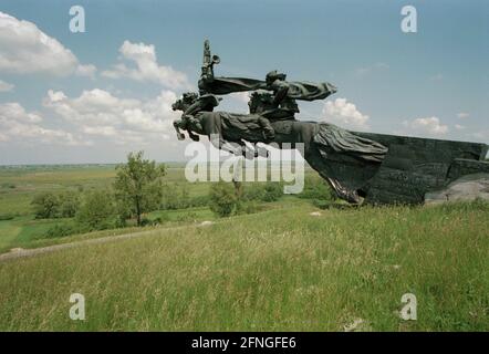 Ucraina / Storia / Socialismo / 1998 Monumento al generale di cavalleria sovietica Budjonny, che invase la Polonia con i suoi squadroni durante il periodo rivoluzionario dopo il 1918. Arrivò fino a Varsavia. Un monumento stalinista bombastico vicino Lemberg lo ricorda. // Guerra / soldati / Stalinismo / 1918 / [traduzione automatizzata] Foto Stock