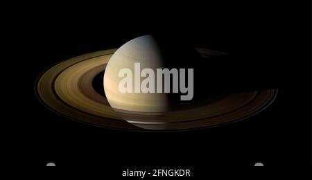 SATURN, Sol SYSTEM - 12 agosto 2009 - la missione Cassini-Huygens ha prodotto molte immagini spettacolari del pianeta Saturno, tra cui questo mosiaco - pH Foto Stock