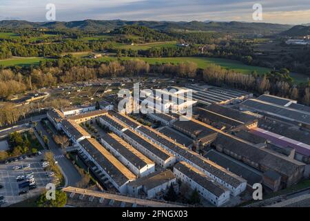 Veduta aerea del villaggio di l'Ametlla de Merola e dei campi e frutteti circostanti (Berguedà, Barcellona, Catalogna, Spagna) Foto Stock