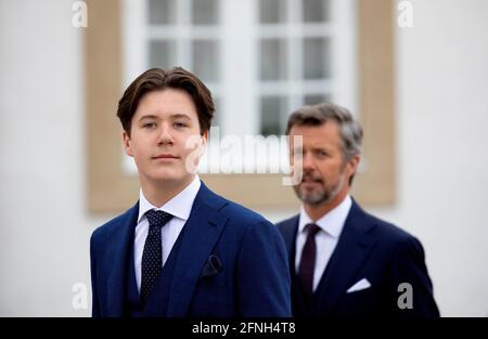 Il Principe Corona Frederik e il Principe Cristiano di Danimarca al Palazzo di Frodensborg, il 15 maggio 2021, in occasione della conferma del Principe Cristiano alla Chiesa del Palazzo di Frodensborg Foto: Albert Nieboer / Paesi Bassi OUT / Point de Vue OUT Foto Stock