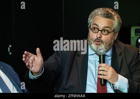 Lione (Francia), 17 maggio 2021. Najat Vallaud-Belkacem, candidato alle elezioni regionali in Alvernia-Rhône-Alpes, ha presentato il suo programma: L'altern Foto Stock