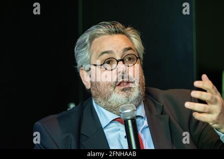 Lione (Francia), 17 maggio 2021. Najat Vallaud-Belkacem, candidato alle elezioni regionali in Alvernia-Rhône-Alpes, ha presentato il suo programma: L'altern Foto Stock