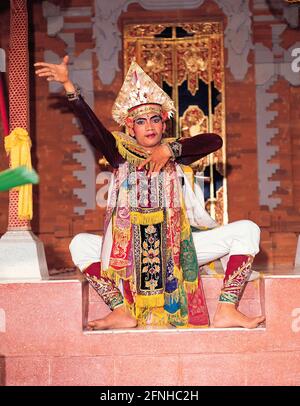 Indonesia. Bali. Ballerina Legong maschile. Foto Stock