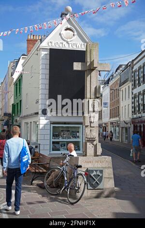 Incrocio tra King Strreet e Broad Street a St Helier Maglia Foto Stock